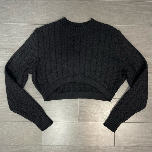 DANIELLE BERNSTEIN Cable Knit Cropped Sweater Black Size S WeWoreWhat - Picture 4 of 12